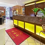 Wallis Hotel