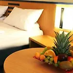 Wallis Hotel