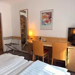 Wallis 3* מינכן