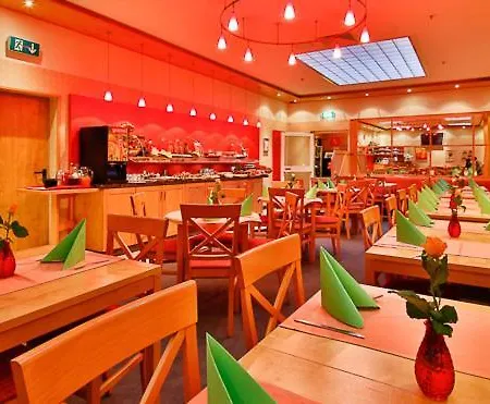 Wallis Hotel 3*