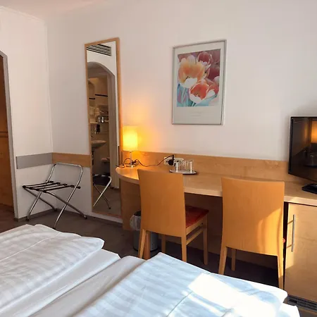 Wallis 3* Μόναχο
