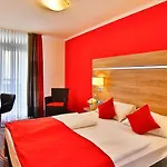 Wallis 3*